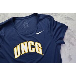 UNCG University of North Carolina Greensboro Spartans T Shirt Women's‎ M Nike